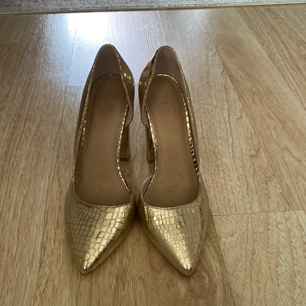 Gold high heel shoes - Picture 1 of 2